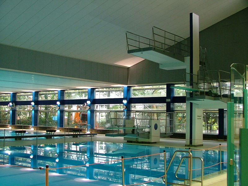 Datei:Julius-Bad Sprungbecken.jpg