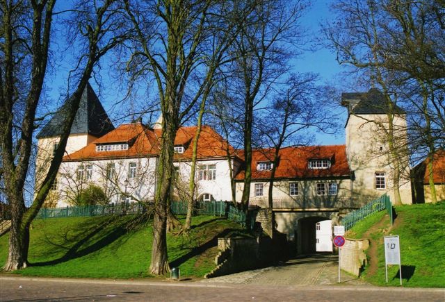 Datei:Schloss Schöningen.jpg