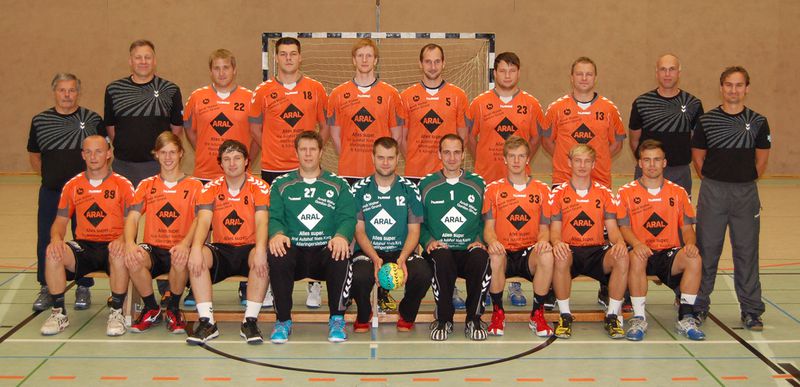 Datei:1. Herrenmannschaft Handballfreunde Helmstedt-Büddenstedt 2012-2013.jpg