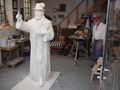 Die Skulptur kurz vor ihrer Fertigstellung in der Werkstatt des Künstlers.