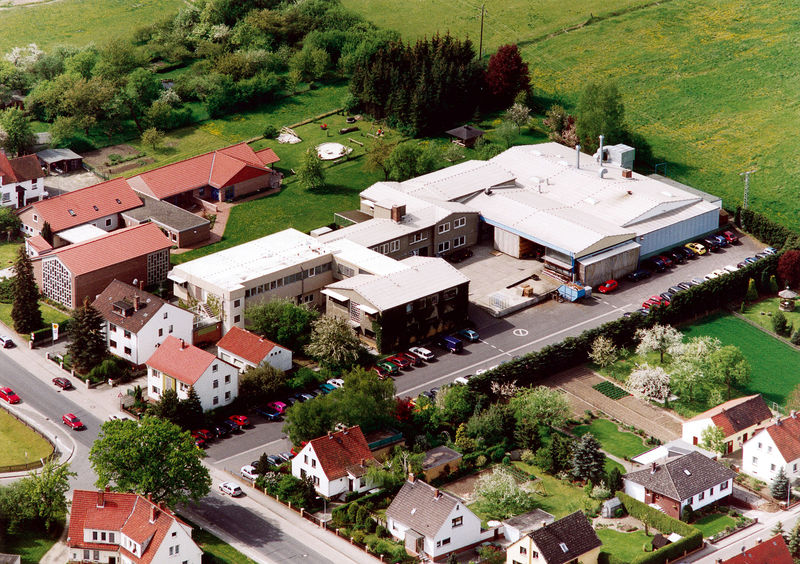 Datei:Sport-Thieme Verwaltung Grasleben.jpg