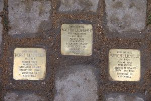 Stolperstein Familie Lilienfeld 08-10-2011-IMG 3257.jpg