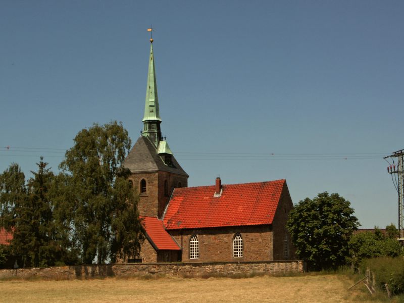 Datei:Wahrstedt Kirche S.JPG