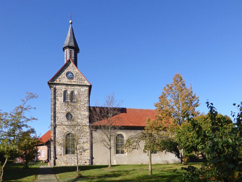 Datei:Mackendorf Kirche 2017.jpg