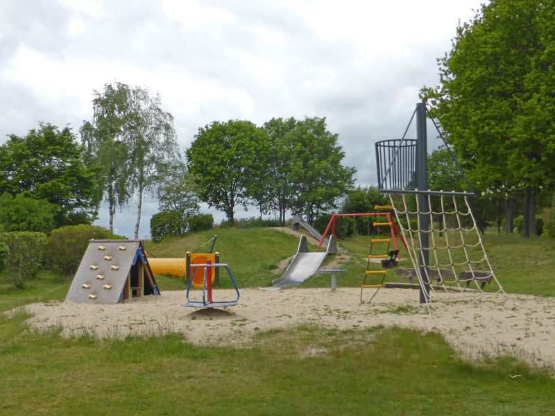 Datei:Bahrdorf Spielplatz.jpg